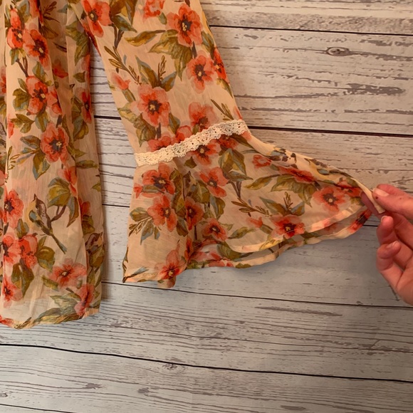 Snow White Collection Blouse - Picture 3 of 6